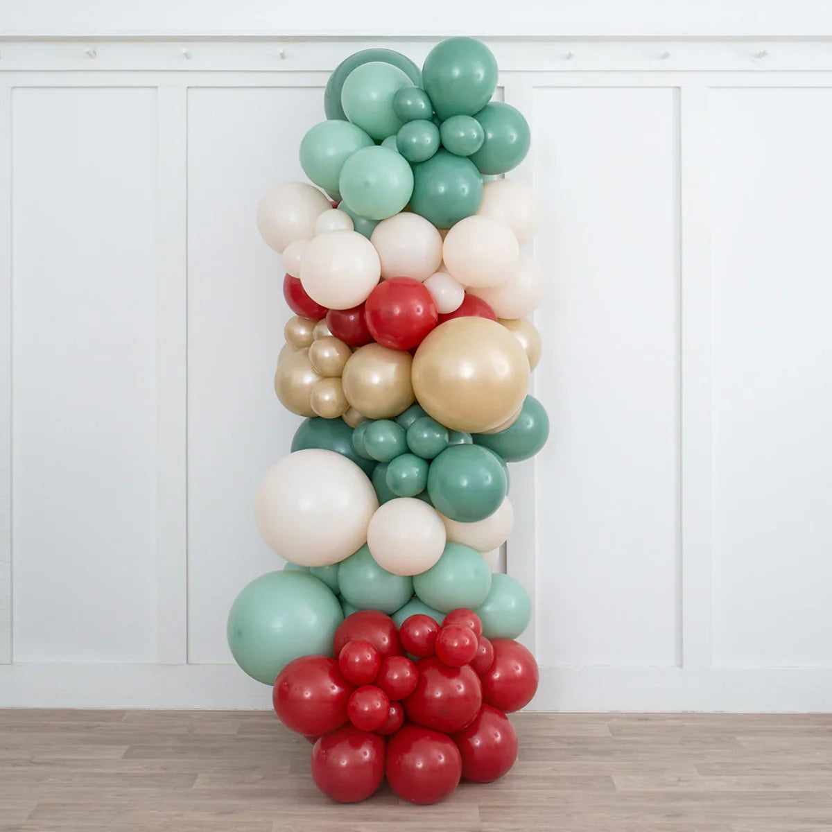 Classic Christmas Ready-Made Inflated Balloon Pillar – Elegant Festive Décor in Dubai