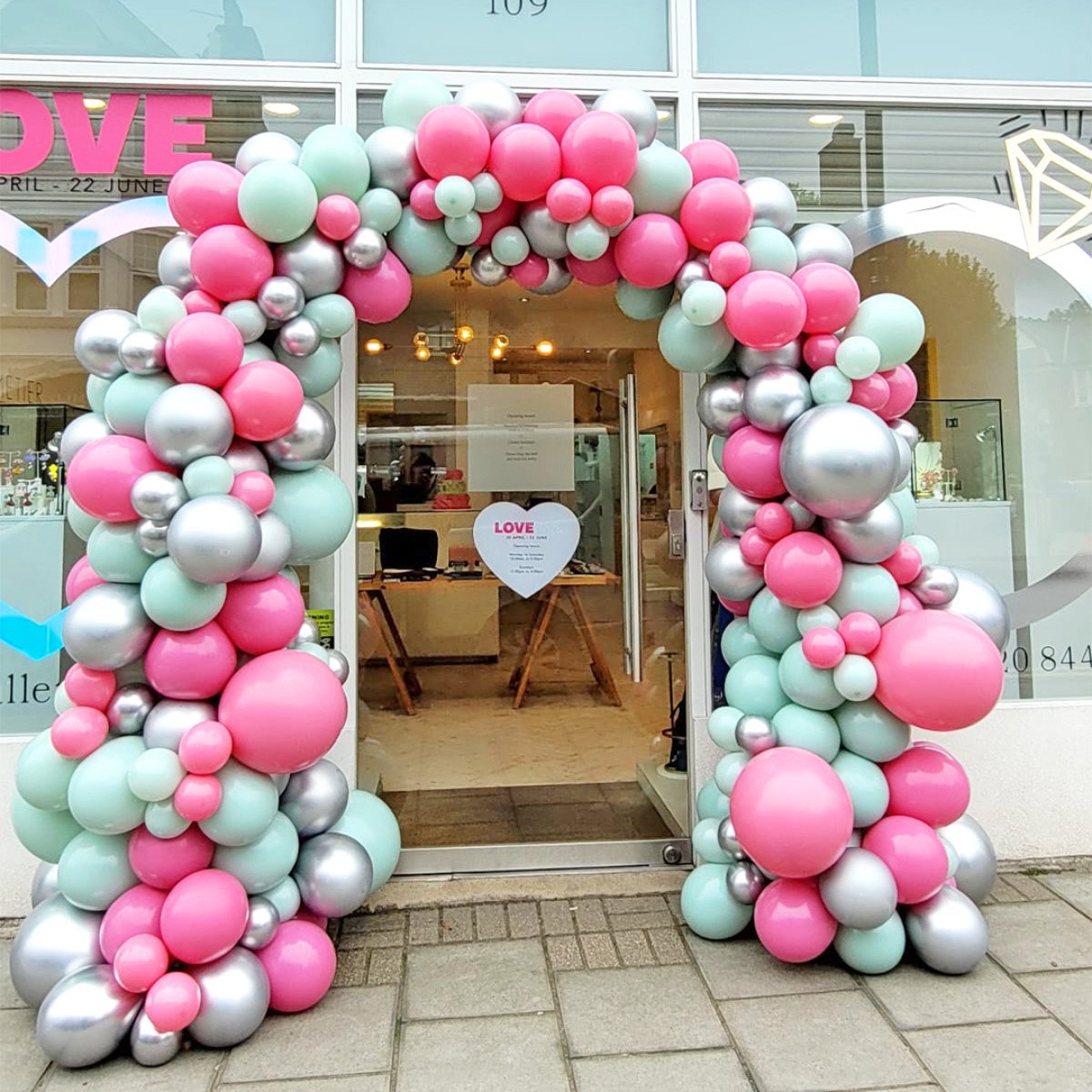 Customized Balloon Arches to Match Your Brand and Event Theme