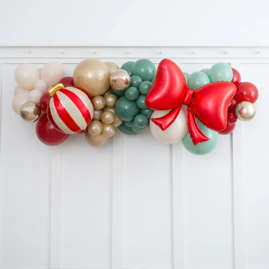 Classic Christmas Inflated Balloon Garland – 2.5m Luxury Festive Décor