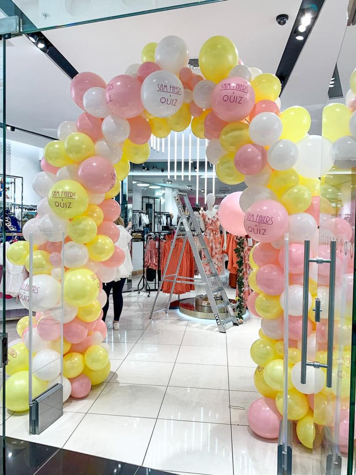 Stunning Corporate Balloon Arches in Dubai for Unforgettable Events