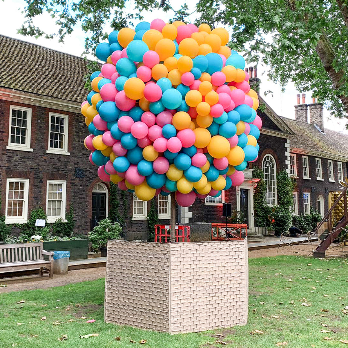 Custom Hot Air Balloon Displays in Dubai