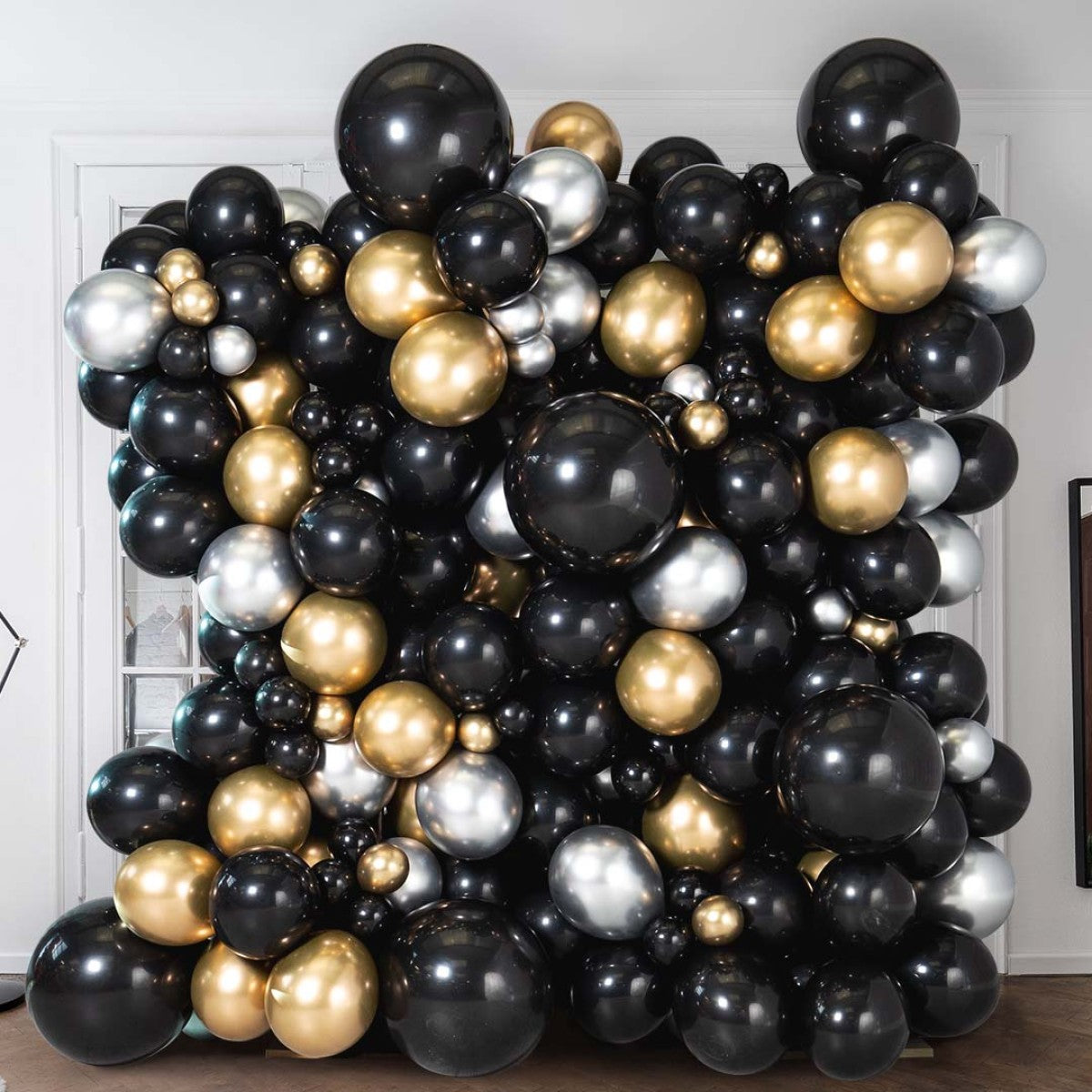 Glitz &amp; Glam Balloon Wall – Stylish Party Backdrop in Dubai