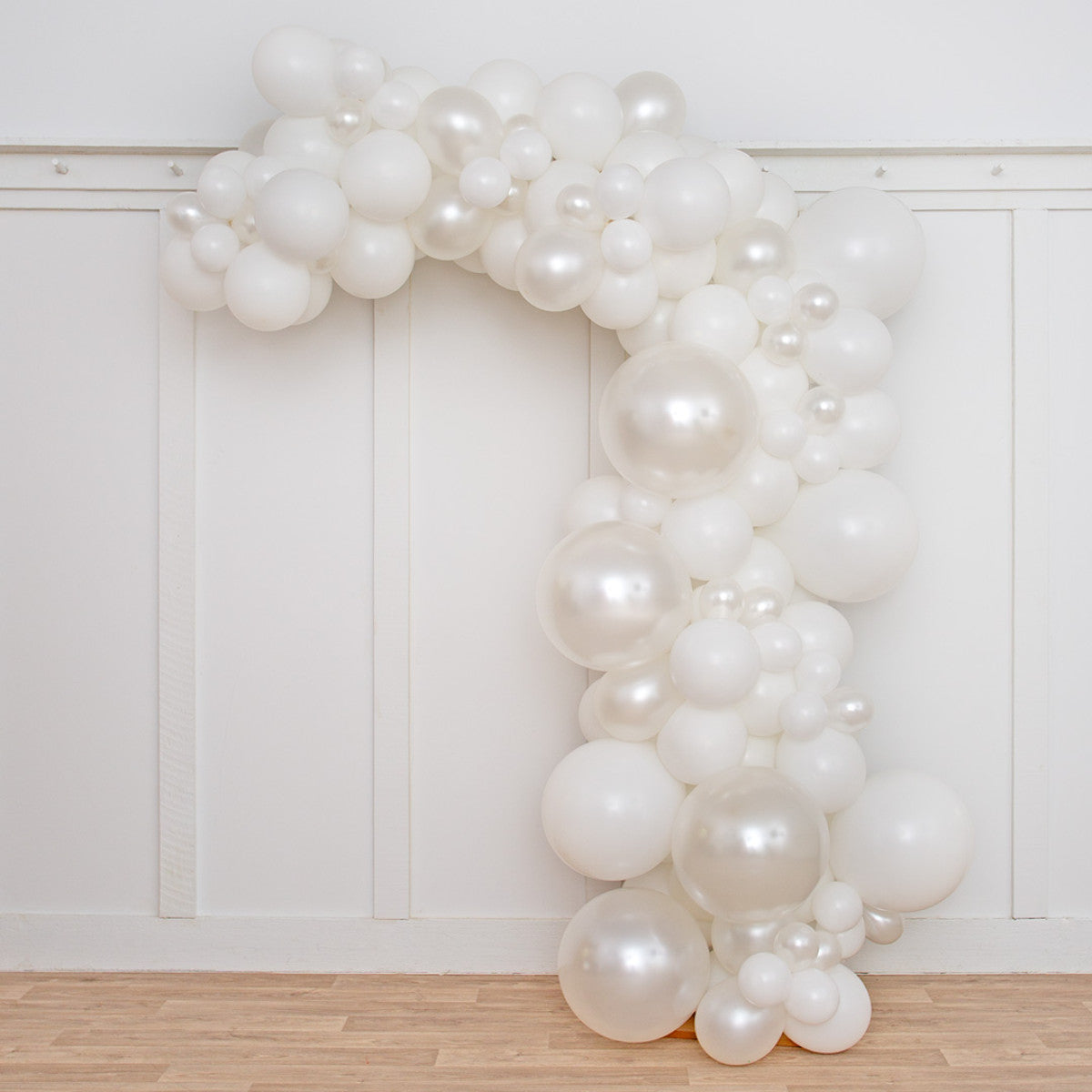 Elegant Pearl White Asymmetric Balloon Arch – 2m Freestanding Setup in Dubai