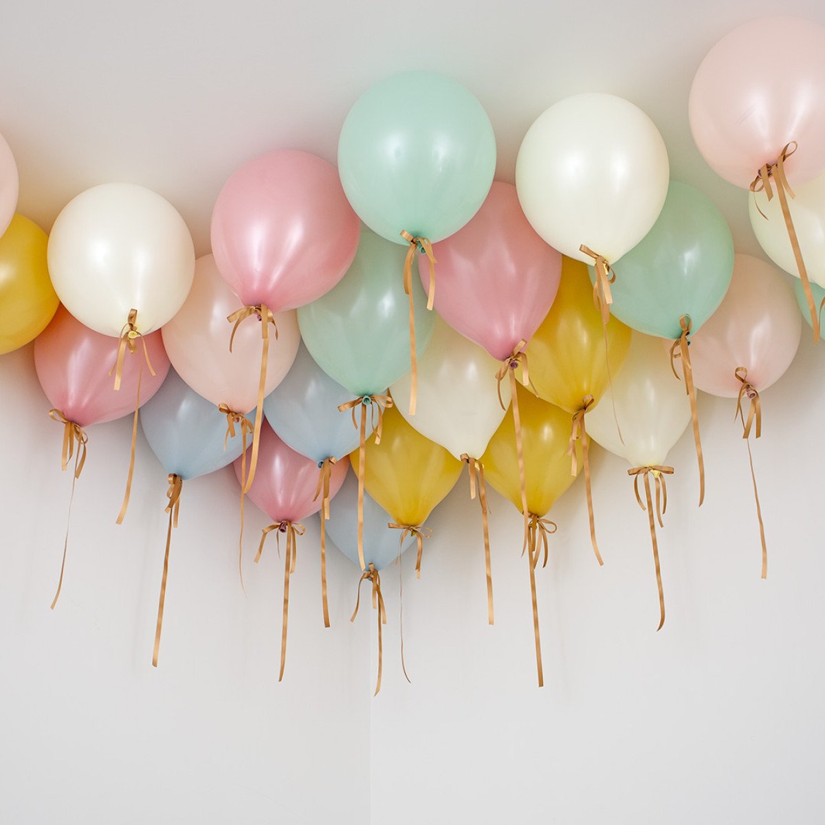 Retro Pastel Bloom Helium Ceiling Balloons – Perfect Spring Party Decor in Dubai