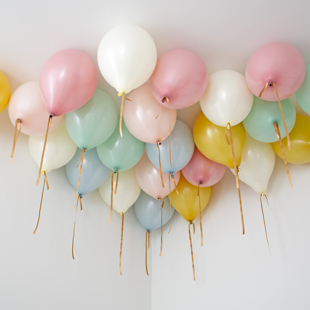 Retro Pastel Bloom Helium Ceiling Balloons – Perfect Spring Party Decor in Dubai