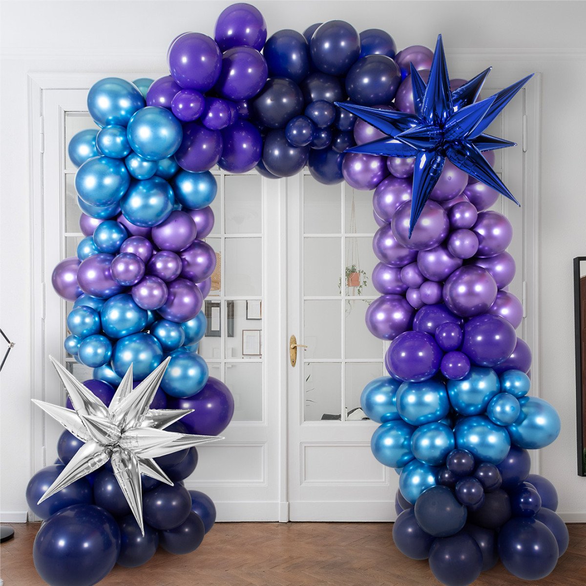 Science Spectacular Balloon Arch in Dubai