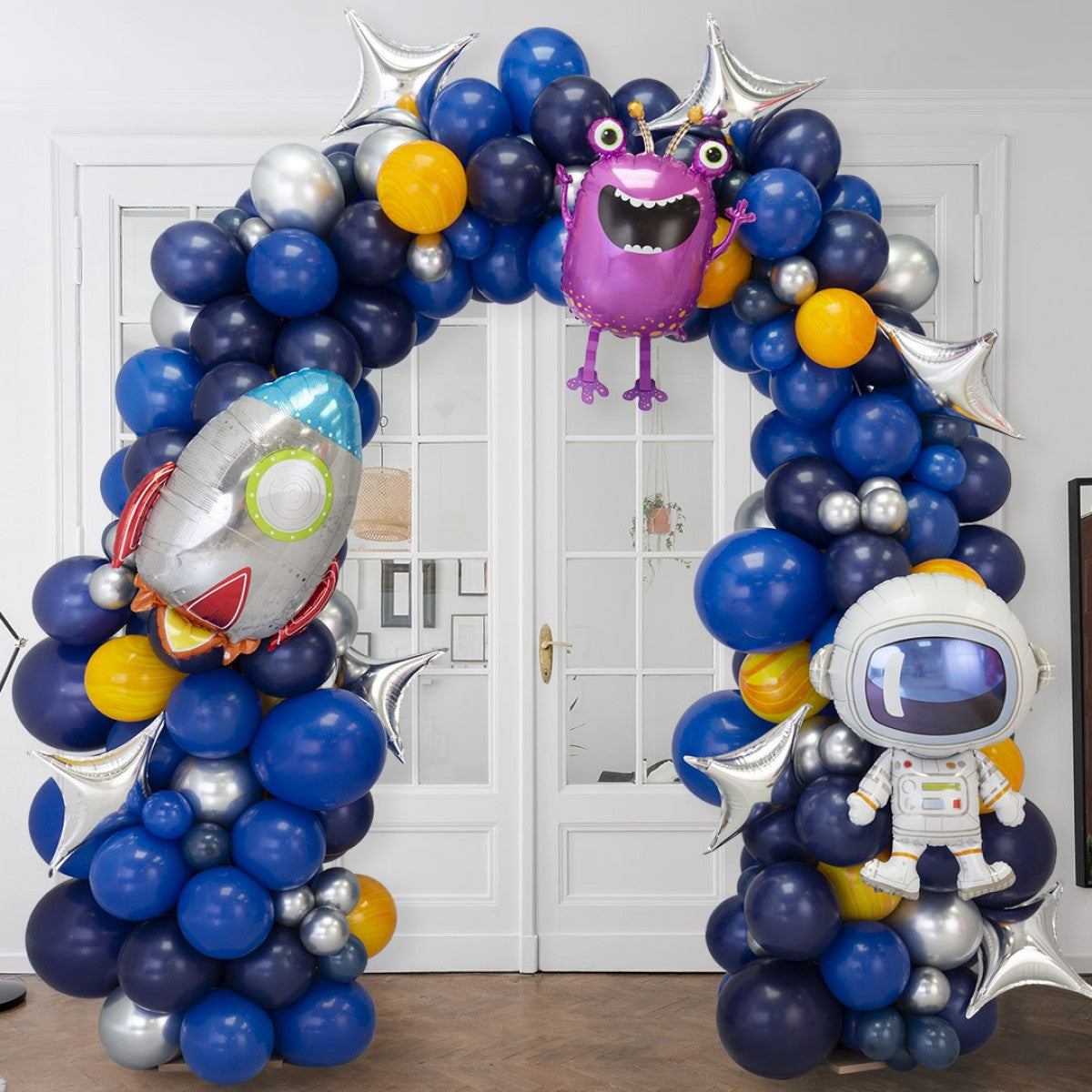 Space Balloon Arch