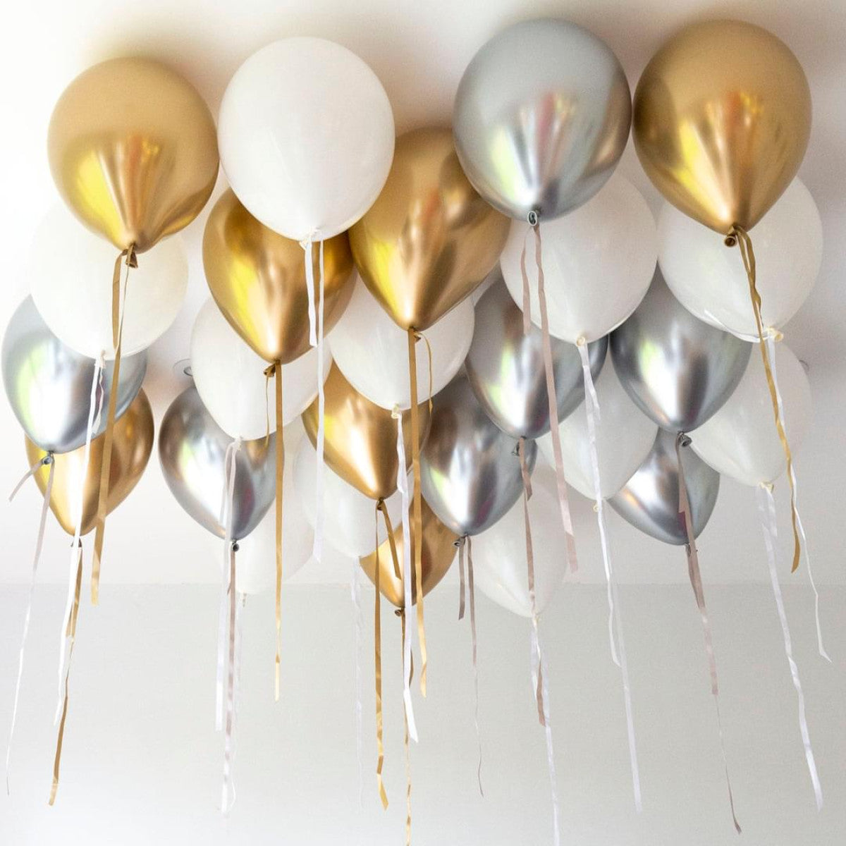 Stylish Metallic Ceiling Balloons – Party-Ready Luxury Balloon Decor in Dubai